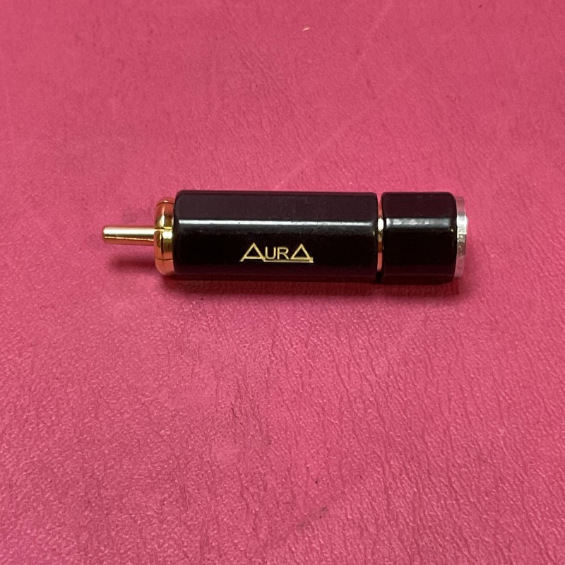 Штекер Aura RCA-P615